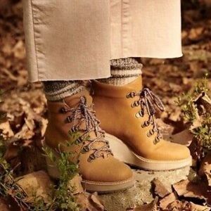 TOMS Women's Melrose Water-Resistant Lace-Up Wedge Hiker 7